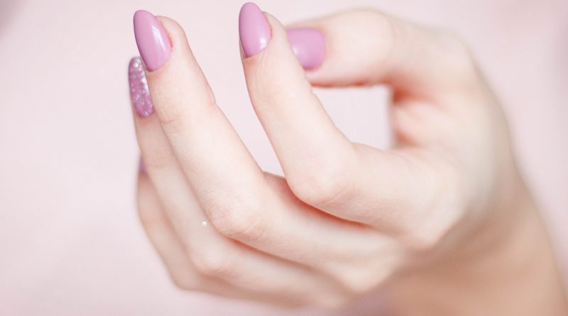 Regenerum do paznokci w lakierze - co wskazują opinie klientek