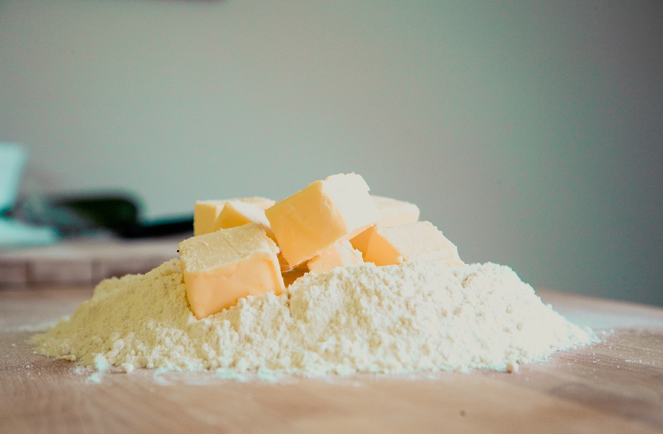 Jak zrobić domowe masło z mleka, śmietany, awokado i klarowane